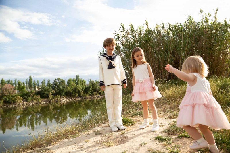 Sesión de fotos de comunión en exteriores.