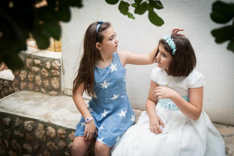 Sesión de fotos de comunión en exteriores.