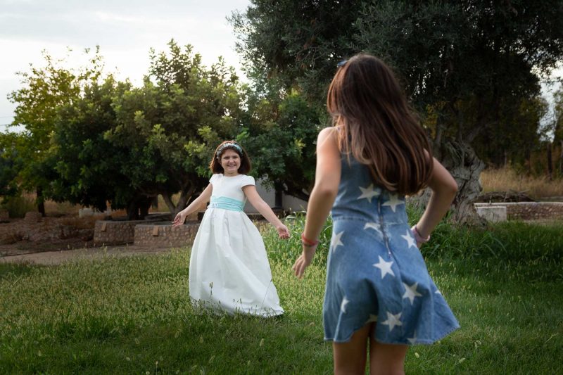 Sesión de fotos de comunión en exteriores.