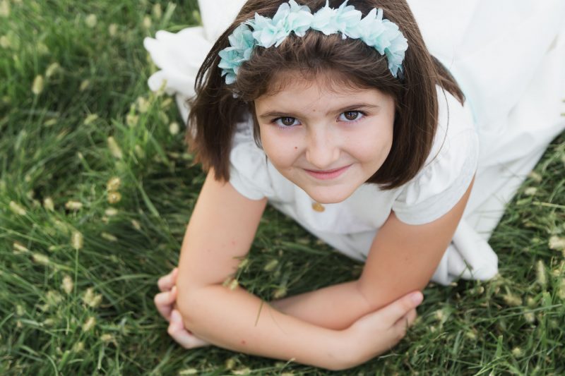 Sesión de fotos de comunión en exteriores.