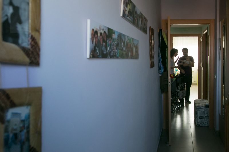 Reportaje documental de familia en domicilio.