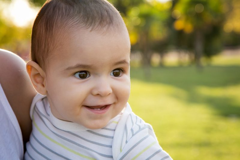 Reportaje documental de familia en domicilio.