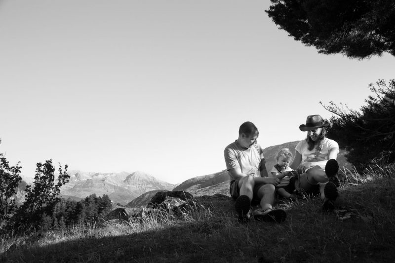 Reportaje documental de familia en exteriores.