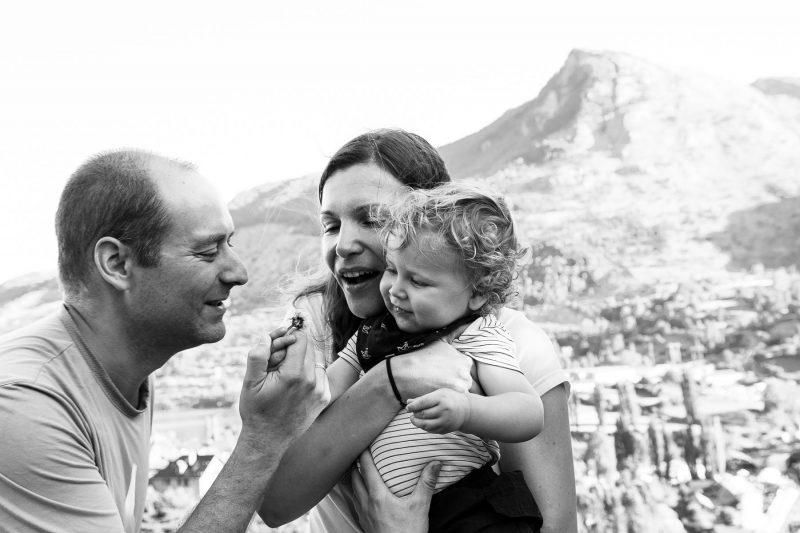 Reportaje documental de familia en exteriores.