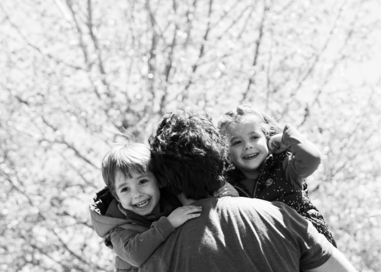 Reportaje documental de familia en exteriores.