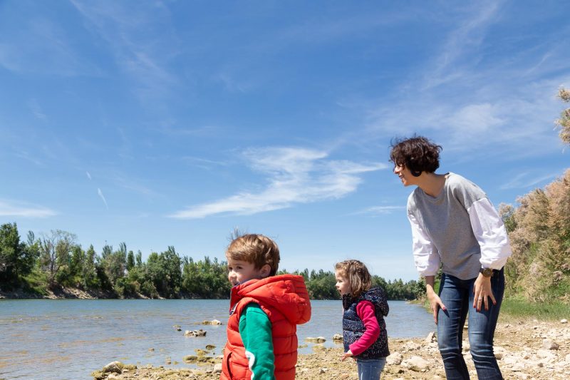 Reportaje documental de familia en exteriores.