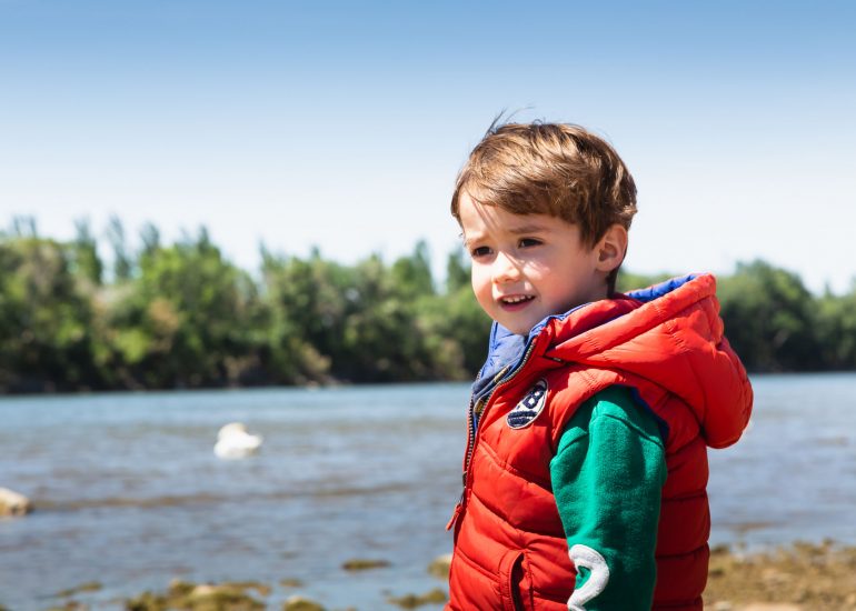 Reportaje documental de familia en exteriores.