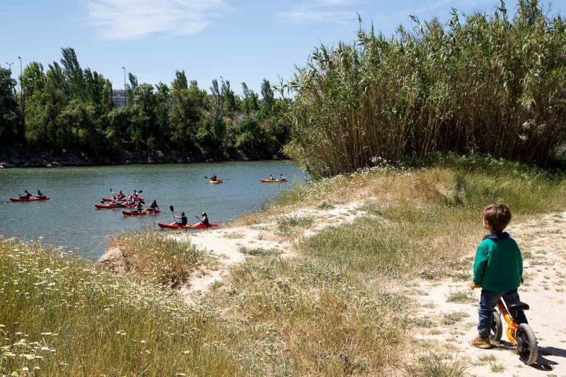 Reportaje documental de familia en exteriores.