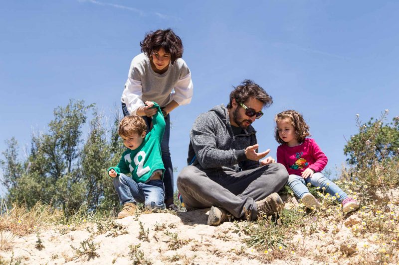 Reportaje documental de familia en exteriores.