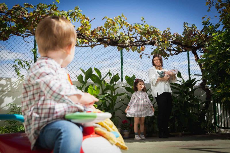 Reportaje documental de familia en exteriores.