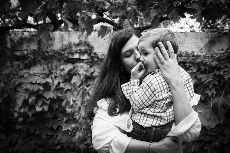 Reportaje documental de familia en exteriores.