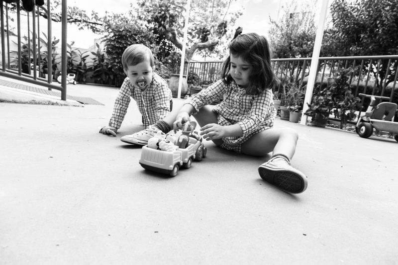 Reportaje documental de familia en exteriores.