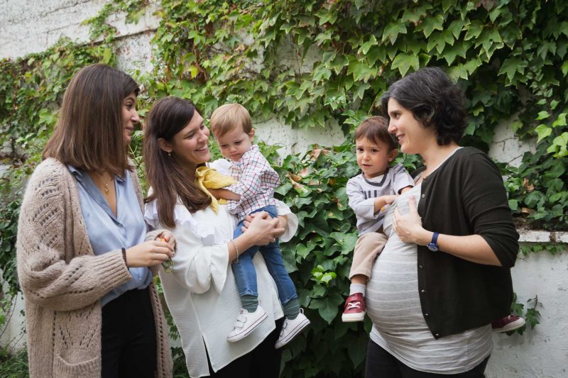 Reportaje documental de familia en exteriores.