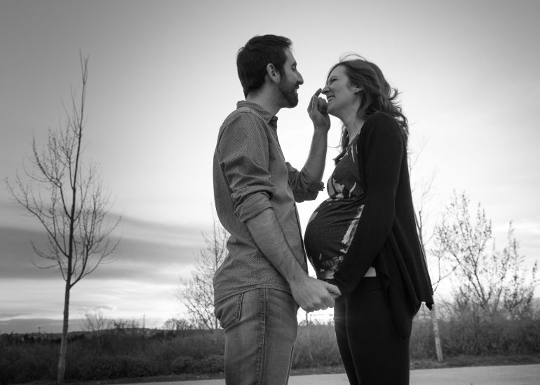 Reportaje embarazo en exteriores.