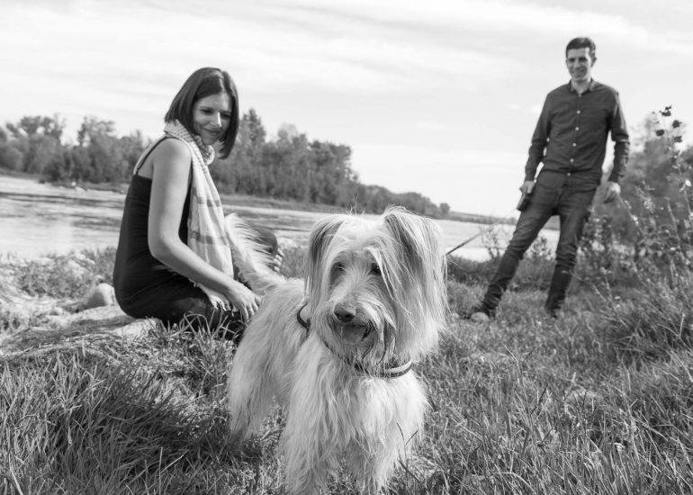 Sesión de fotos de embarazo en exteriores